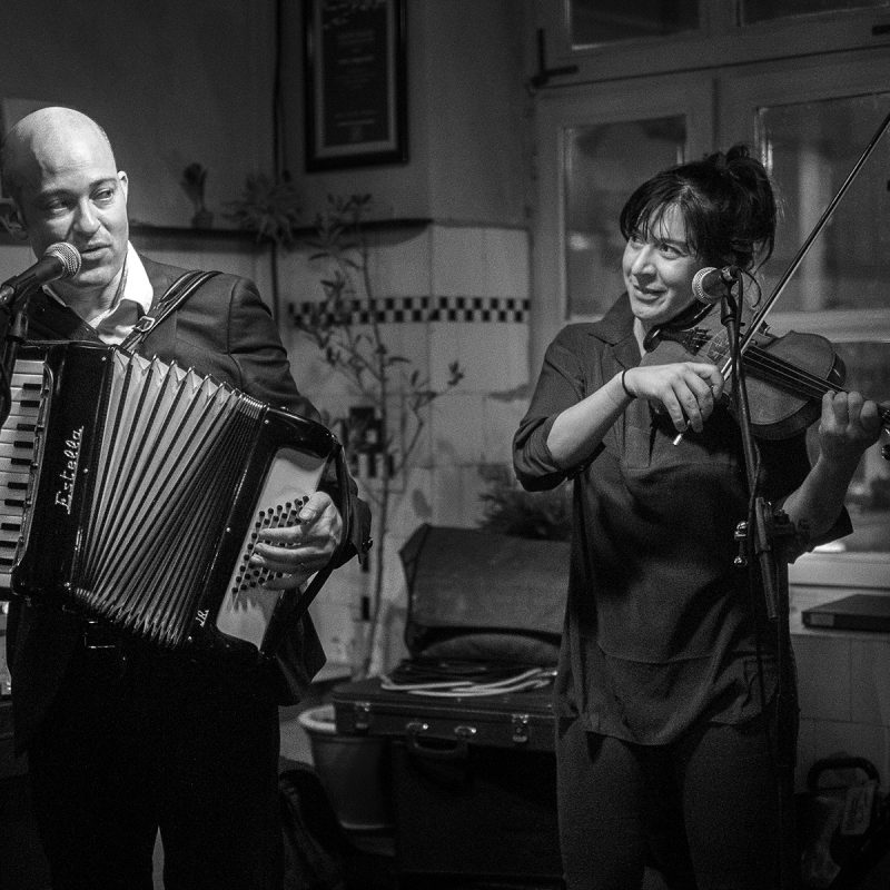 Geoff Berner, Brigitta Dajczer, Café Gramsci, Dachau, 10.12.2015