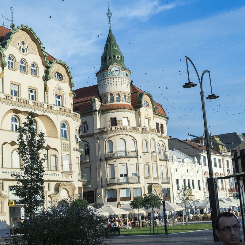 Oradea (deutsch: Großwardein, ungarisch: Nagyvárad, slowakisch: Veľký Varadín, Latein: Magnovaradinum)