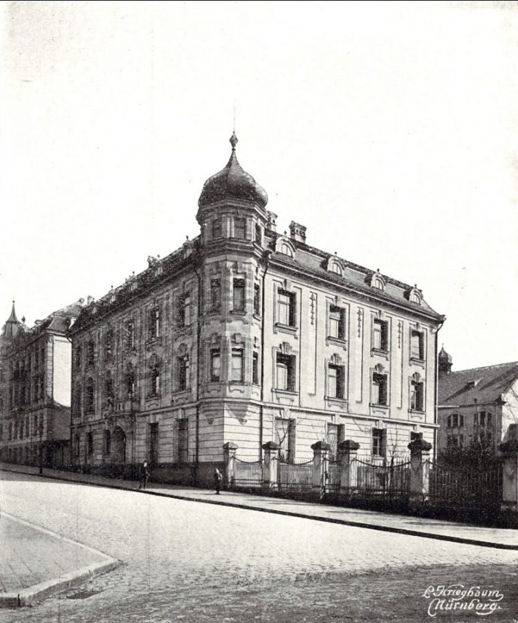 Amalienstraße 4, heute Max Grundig Schule