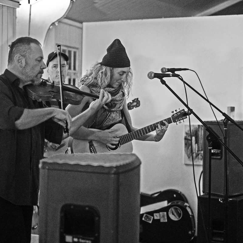 Ronley Teper & The Lipliners - Pavel Cingl, Tim Posgate, Ronley Teper, Unknown Spectator
