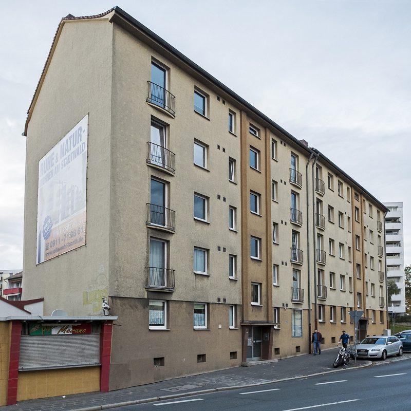 Erlanger Straße 39 und 41, zwei Wohnblocks der Nachkriegsmoderne