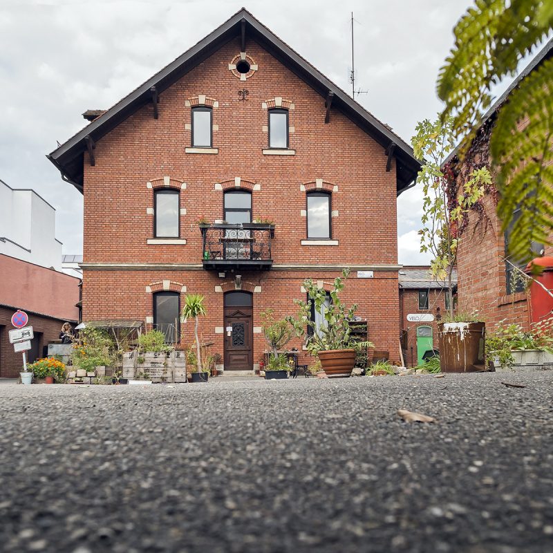 Fabrikgebäude von der Lange Straße aus