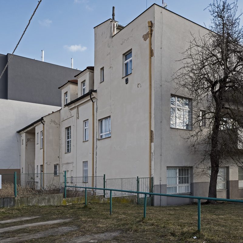 unscheinbare Rückseite