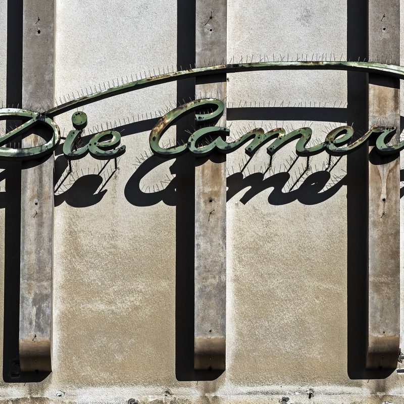 Der Schriftzug wird angeblich an der neuen Fassade wieder angebracht.