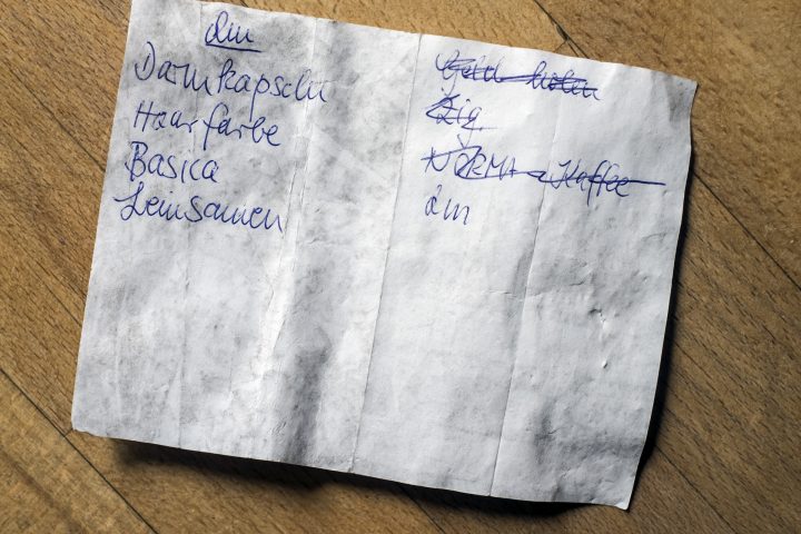 Vielleicht sind Zigaretten und Norma-Kaffee schon vollkommen ausreichend...