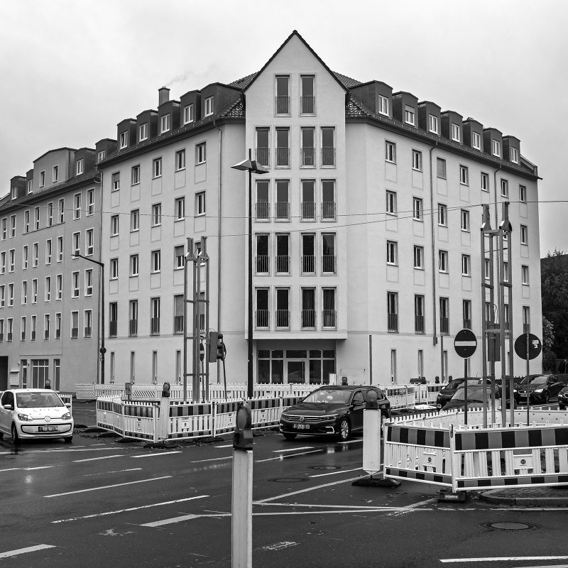 Während Fürth an der Ecke zur Würzburger Straße einen neuen repräsentativen Prachtbau erhält - würg.