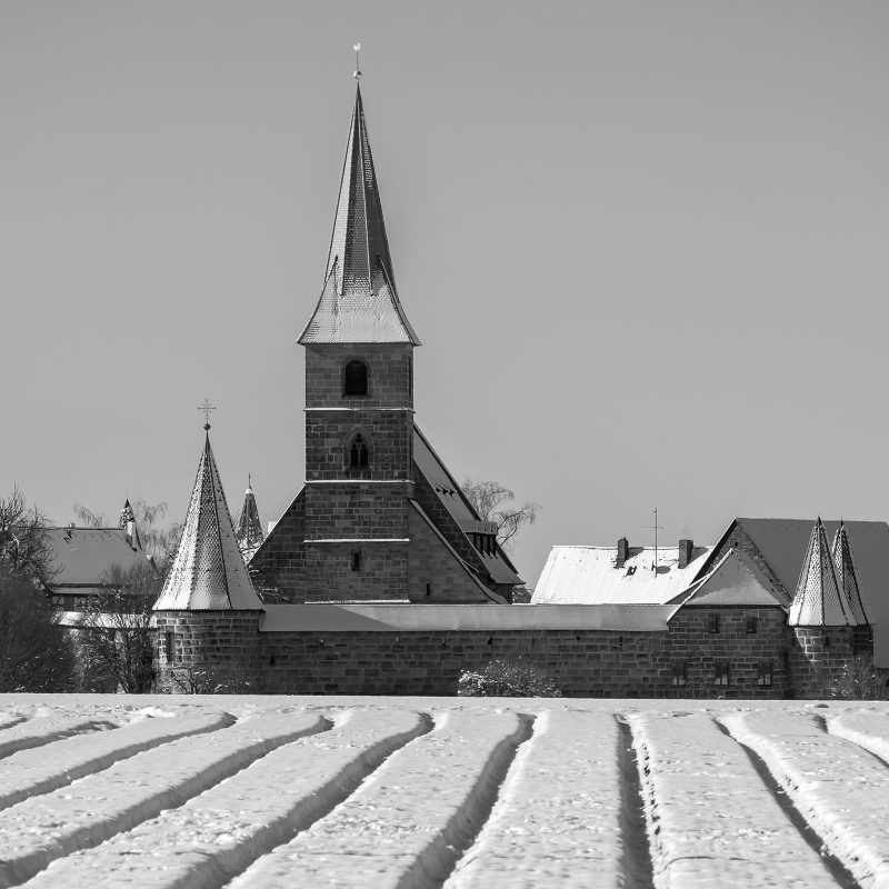 Kraftshof (Kirchenburgen gibt es auch in Franken - evangelische sogar)