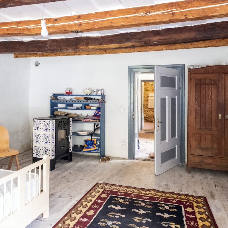 Zimmer mit Ofen