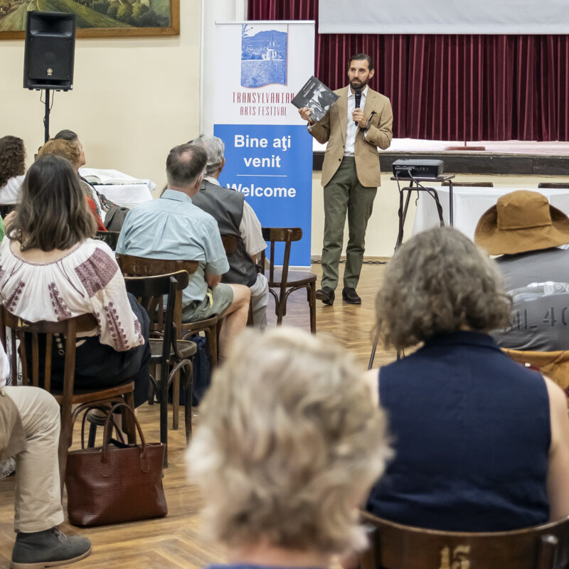 Nicolae von Rumänien stellt beim Transylvanian Arts Festival 2026 ein Buch über seinen Großvater, den letzten rumänischen König Michael I., vor.